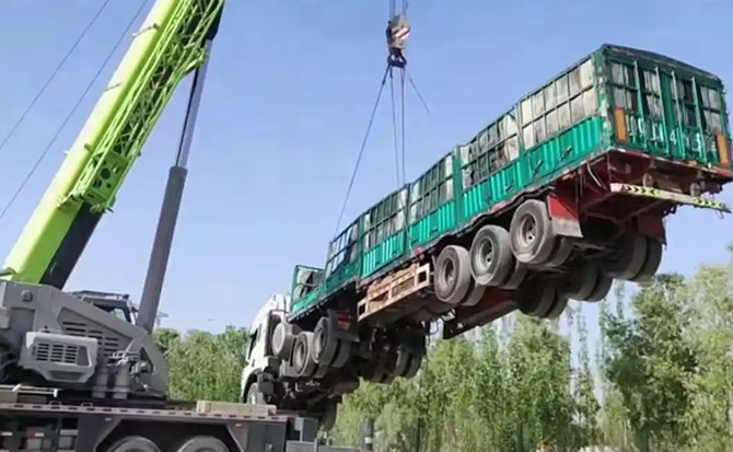 武定道路脱困救援案例